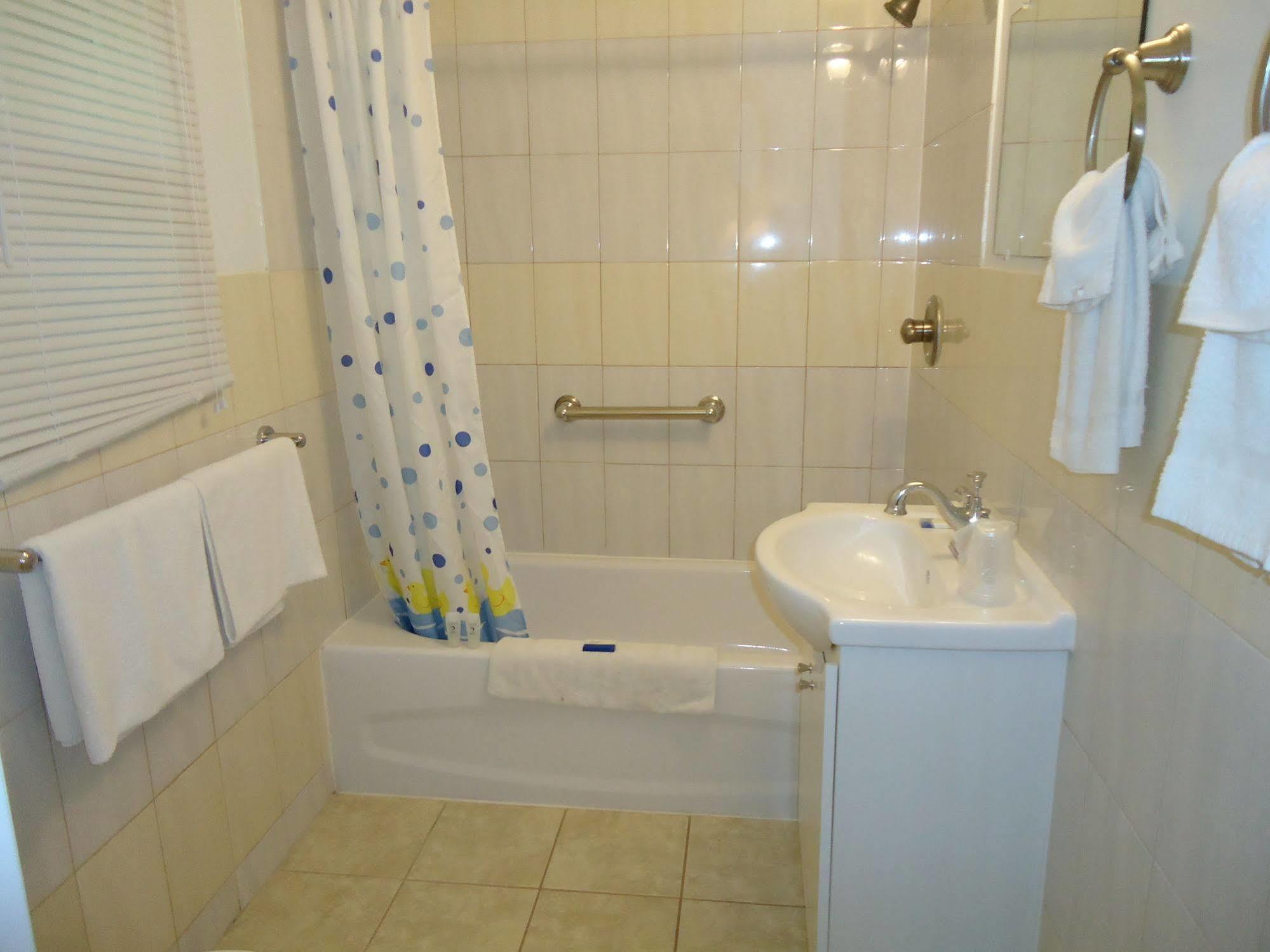 וודסטוק Westmount Motel מראה חיצוני תמונה